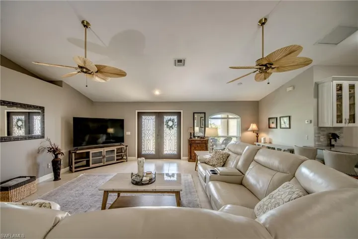2301 Sw 28th Ln, Cape Coral, Florida 33914