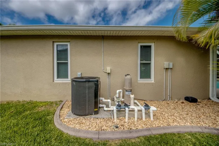 2301 Sw 28th Ln, Cape Coral, Florida 33914