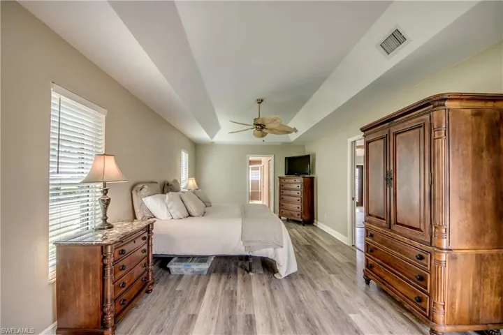 2301 Sw 28th Ln, Cape Coral, Florida 33914