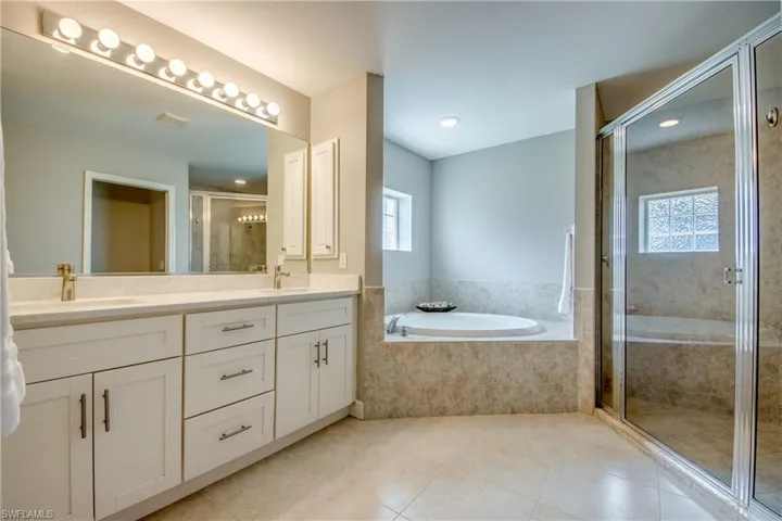 2301 Sw 28th Ln, Cape Coral, Florida 33914