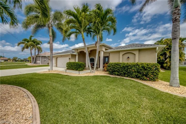 2301 Sw 28th Ln, Cape Coral, Florida 33914