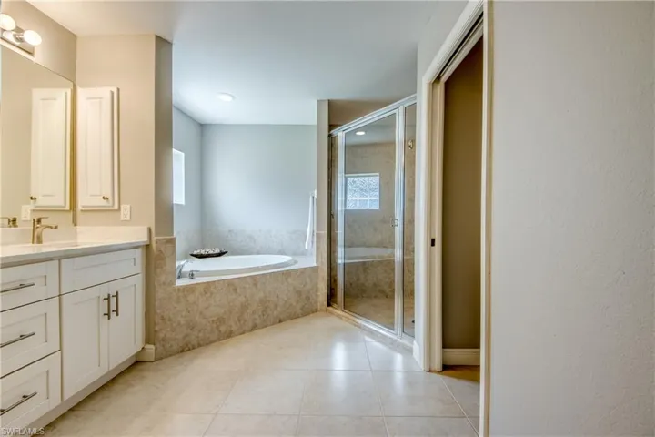 2301 Sw 28th Ln, Cape Coral, Florida 33914