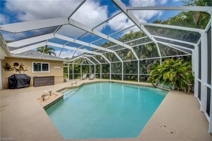 2301 Sw 28th Ln, Cape Coral, Florida 33914