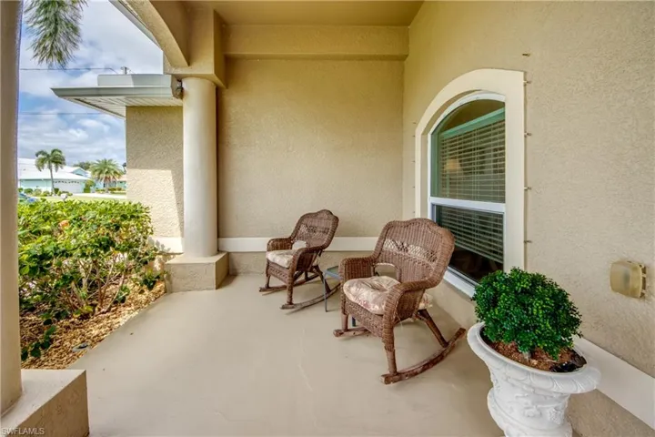 2301 Sw 28th Ln, Cape Coral, Florida 33914