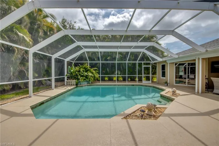 2301 Sw 28th Ln, Cape Coral, Florida 33914