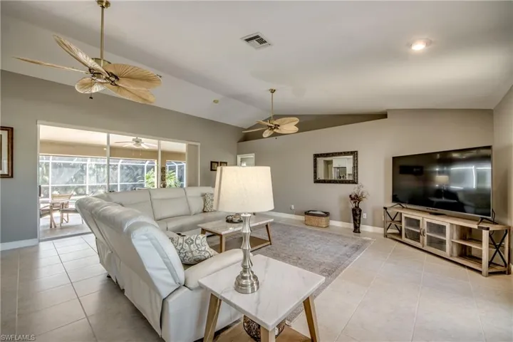 2301 Sw 28th Ln, Cape Coral, Florida 33914