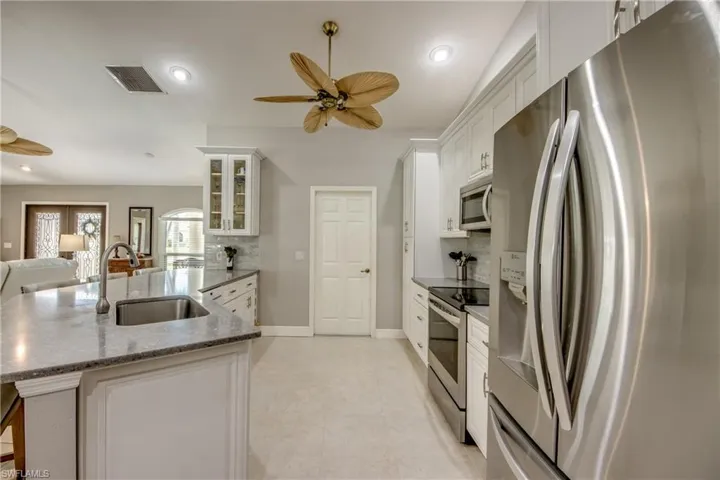 2301 Sw 28th Ln, Cape Coral, Florida 33914
