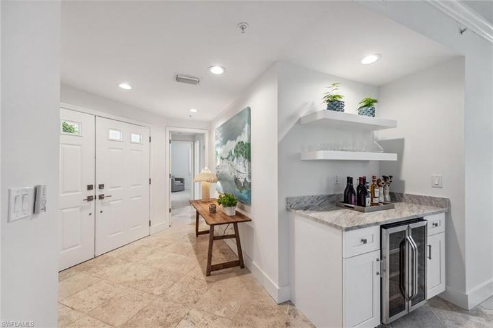 782 Eagle Creek DR # 101, NAPLES FL 34113