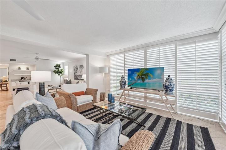 782 Eagle Creek DR # 101, NAPLES FL 34113