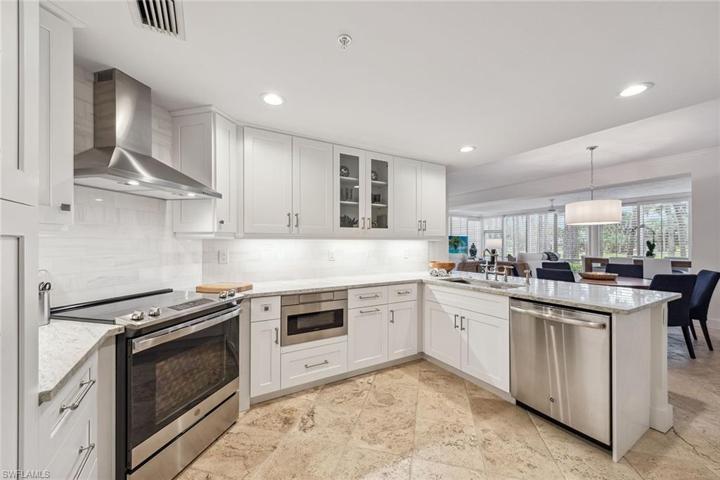 782 Eagle Creek DR # 101, NAPLES FL 34113