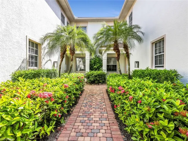 4758 Stratford Ct 1302, Naples, Florida 34105