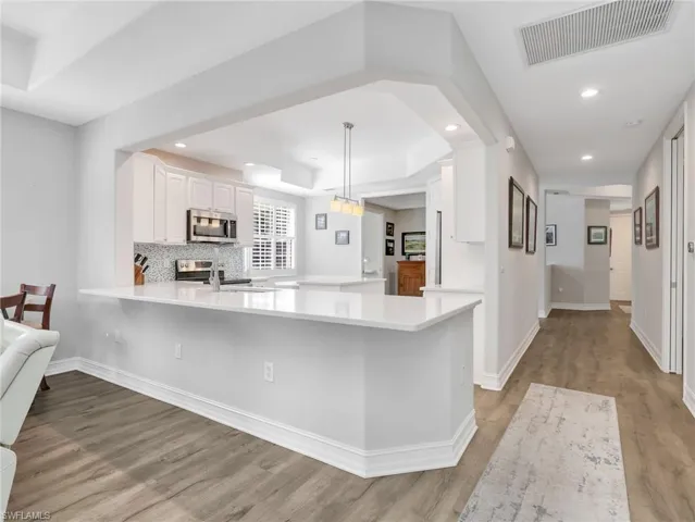4758 Stratford Ct 1302, Naples, Florida 34105