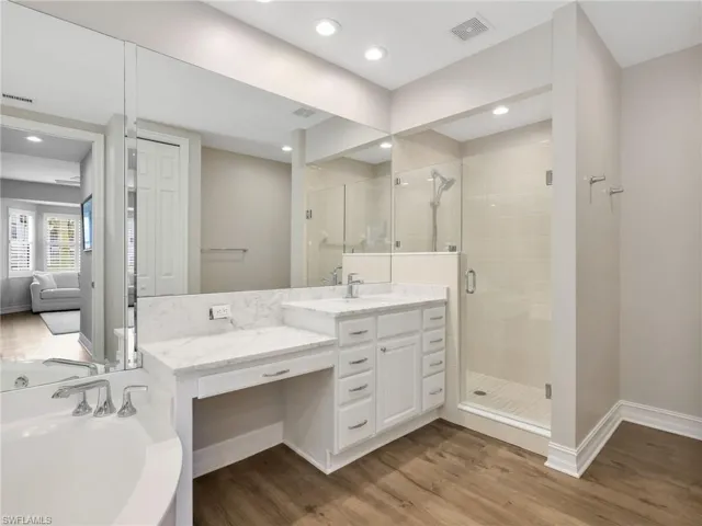 4758 Stratford Ct 1302, Naples, Florida 34105