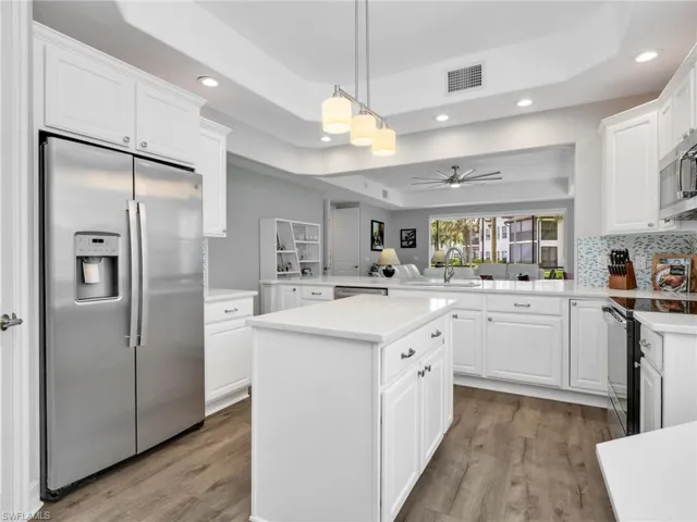4758 Stratford Ct 1302, Naples, Florida 34105