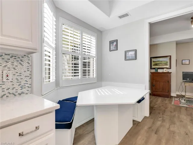 4758 Stratford Ct 1302, Naples, Florida 34105
