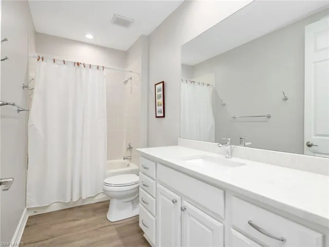 4758 Stratford Ct 1302, Naples, Florida 34105