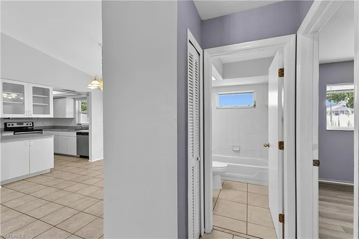 1401 Se 3rd St, Cape Coral, Florida 33990