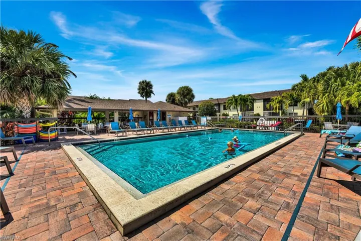 9290  Lake Park  DR, Fort Myers, FL 33919