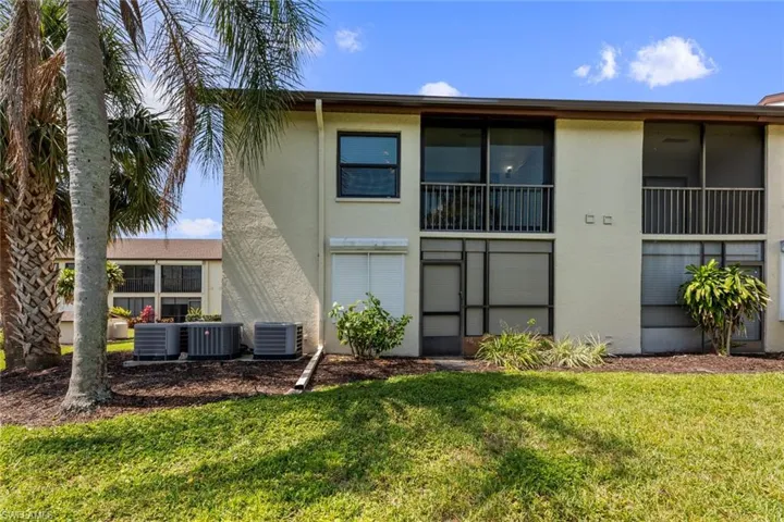 9290  Lake Park  DR, Fort Myers, FL 33919