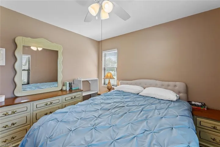 9290  Lake Park  DR, Fort Myers, FL 33919