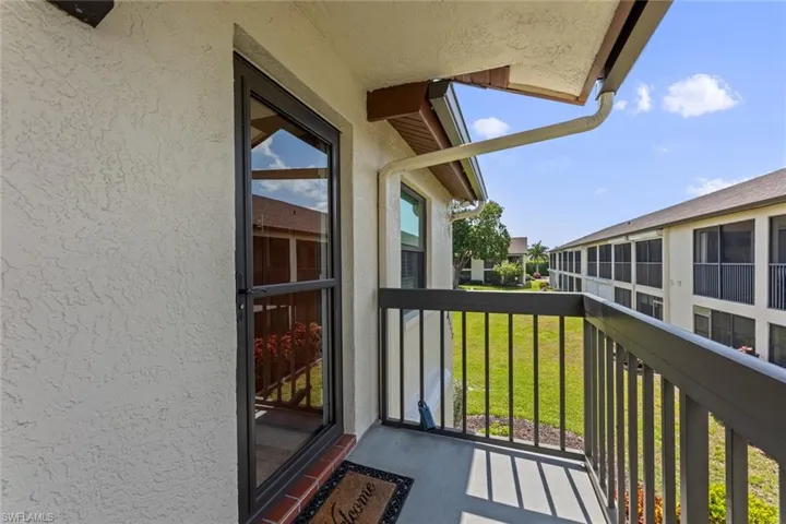 9290  Lake Park  DR, Fort Myers, FL 33919