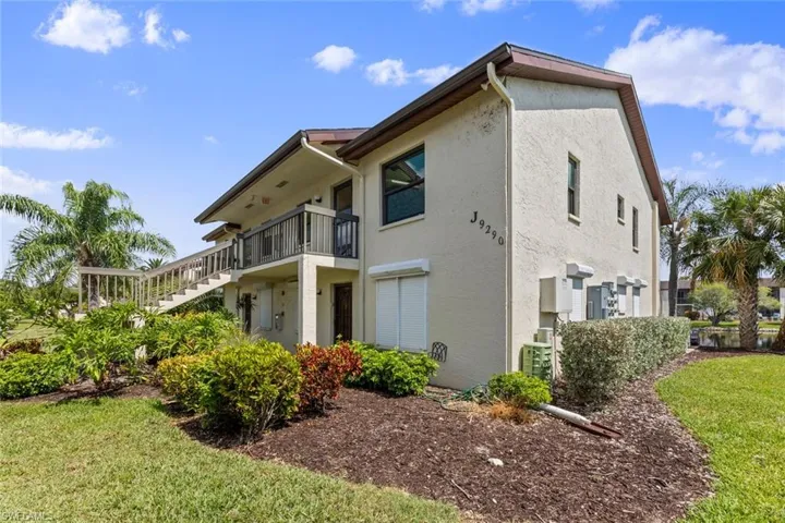 9290  Lake Park  DR, Fort Myers, FL 33919