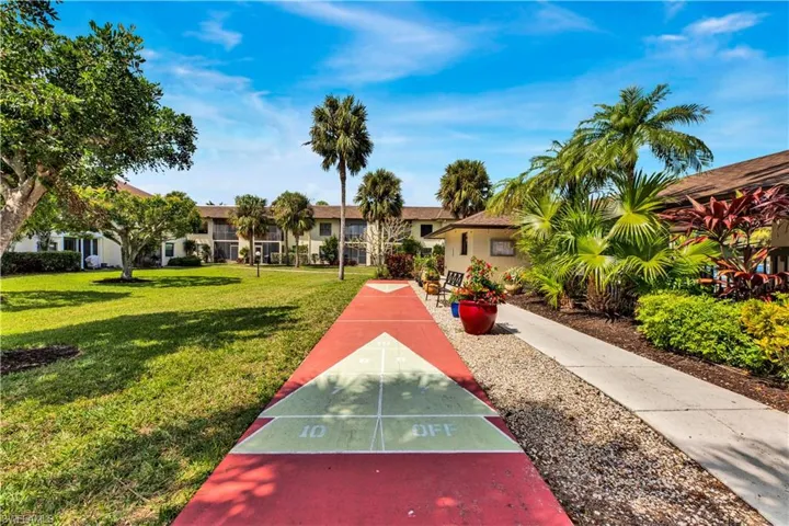 9290  Lake Park  DR, Fort Myers, FL 33919