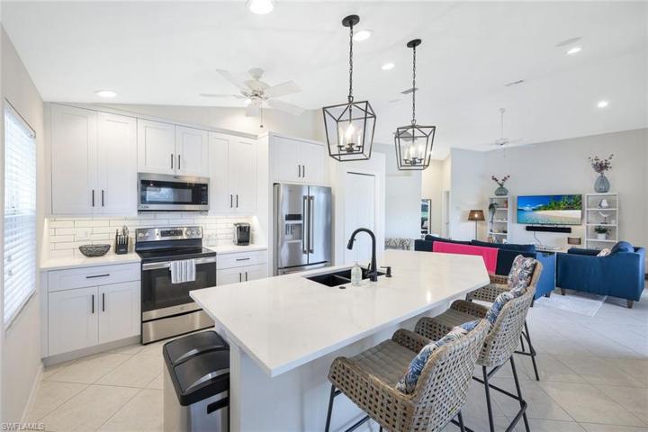8437 Indian Wells WAY, NAPLES FL 34113