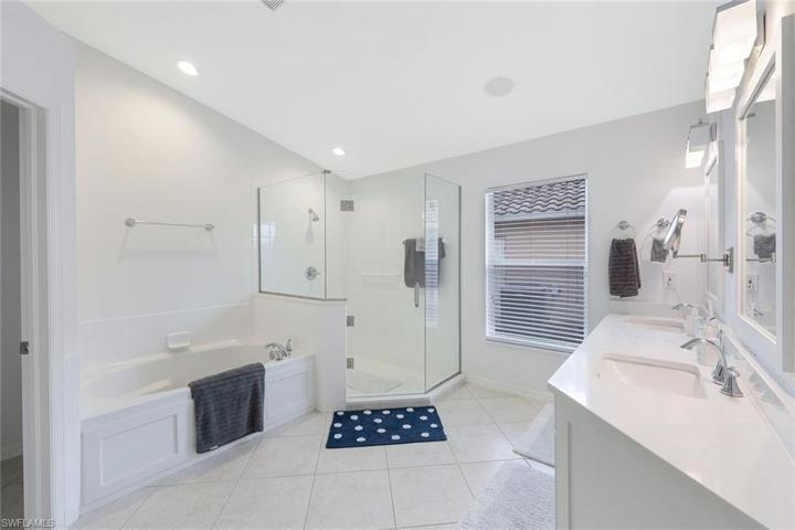 8437 Indian Wells WAY, NAPLES FL 34113