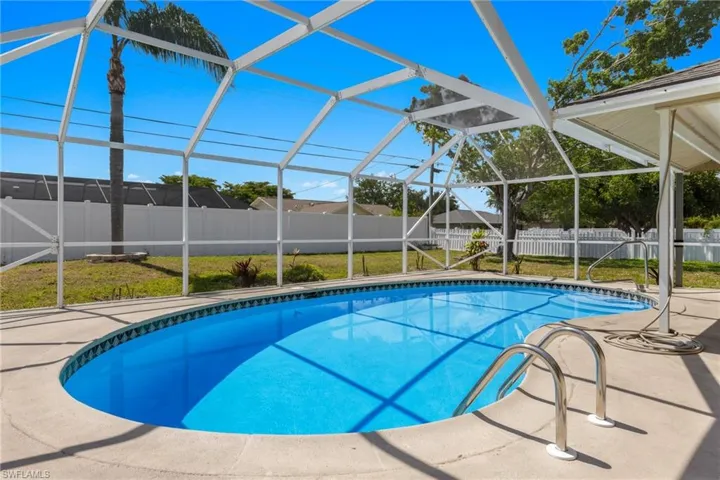 1944 Country Club Blvd, Cape Coral, Florida 33990