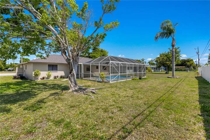 1944 Country Club Blvd, Cape Coral, Florida 33990