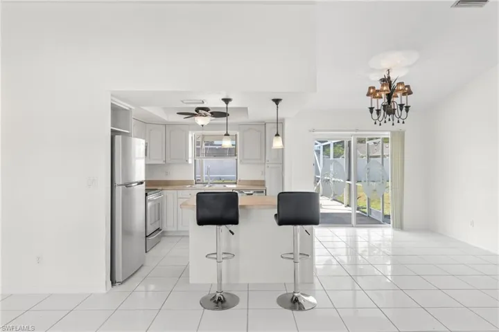 1944 Country Club Blvd, Cape Coral, Florida 33990