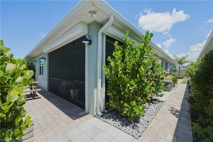 998 Enbrook Loop, Naples, Florida 34114