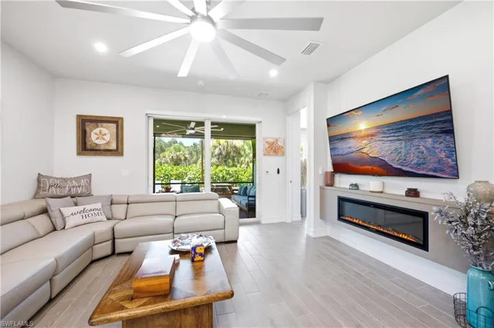 998 Enbrook Loop, Naples, Florida 34114