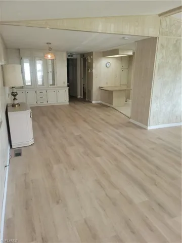 Living room/dining
