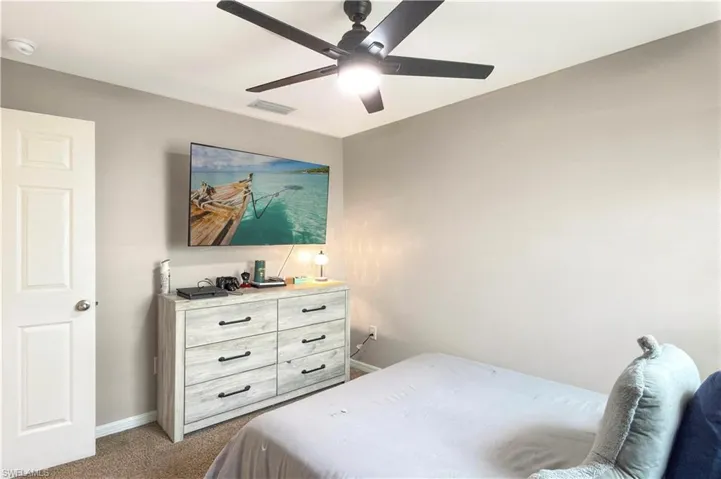 4323 Ne 21st Ave, Cape Coral, Florida 33909