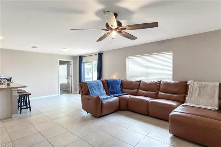 4323 Ne 21st Ave, Cape Coral, Florida 33909