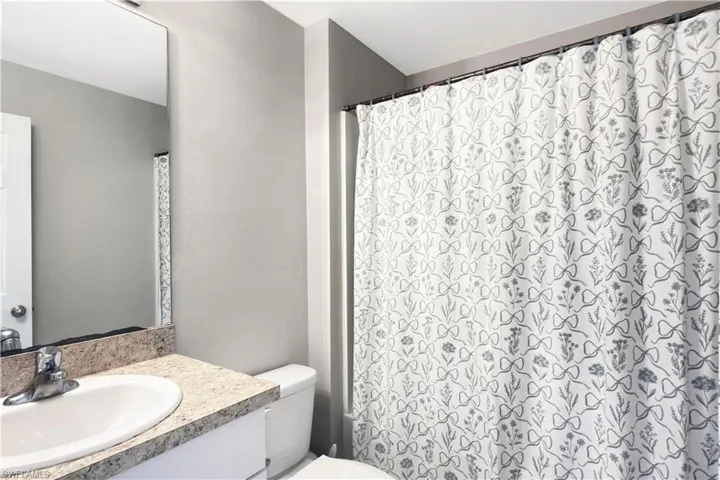 4323 Ne 21st Ave, Cape Coral, Florida 33909