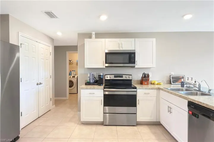 4323 Ne 21st Ave, Cape Coral, Florida 33909