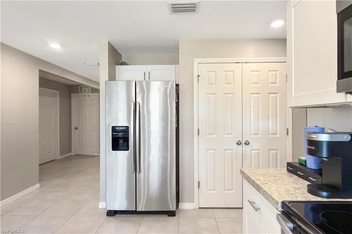4323 Ne 21st Ave, Cape Coral, Florida 33909
