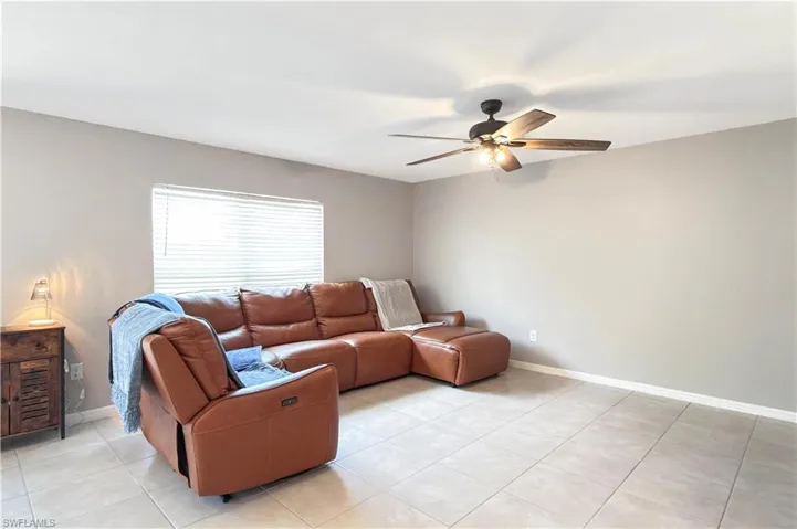 4323 Ne 21st Ave, Cape Coral, Florida 33909