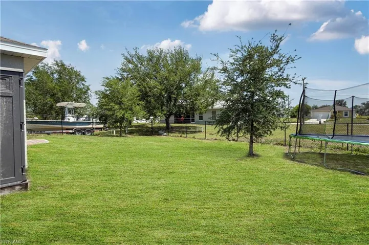 4323 Ne 21st Ave, Cape Coral, Florida 33909