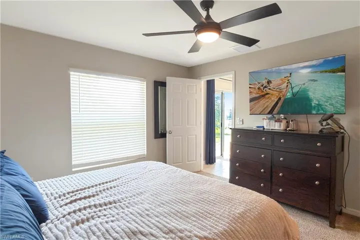 4323 Ne 21st Ave, Cape Coral, Florida 33909