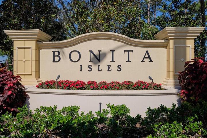 Small, calm, quiet, gated neighborhood within minutes of 41 and everything you need.