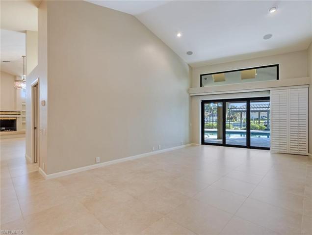 Living Room to Lanai