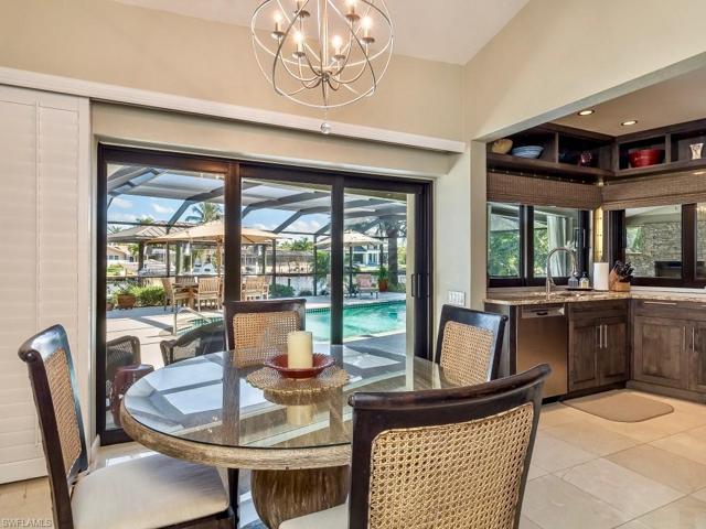 Casual Dining Staged