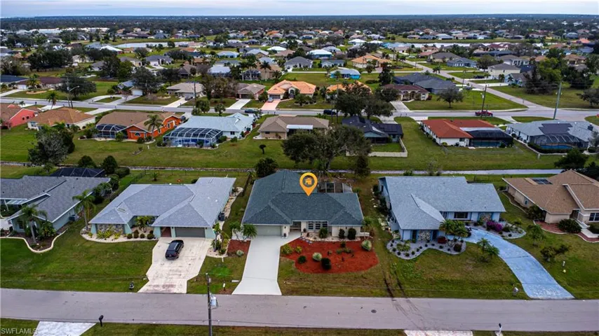 Birds eye view of property