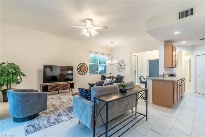 6817 Sterling Greens Dr 102, Naples, Florida 34104
