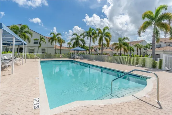 6817 Sterling Greens Dr 102, Naples, Florida 34104