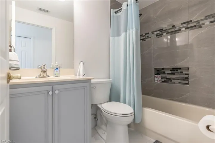 6817 Sterling Greens Dr 102, Naples, Florida 34104